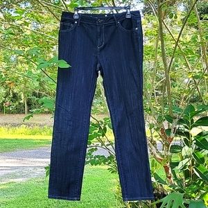 Liz Claiborne Ladies Classic Fit Jean's Size 12 petite